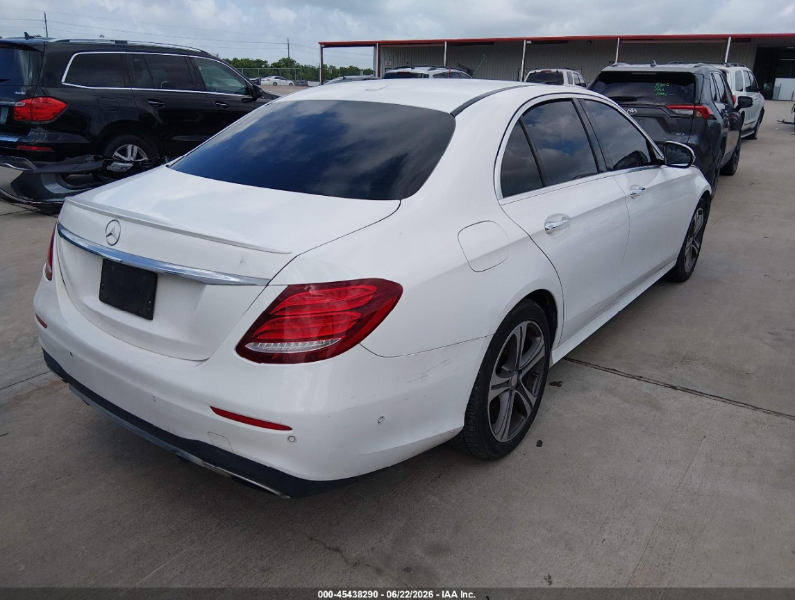 MERCEDES-BENZ E 300 4MATIC 2016