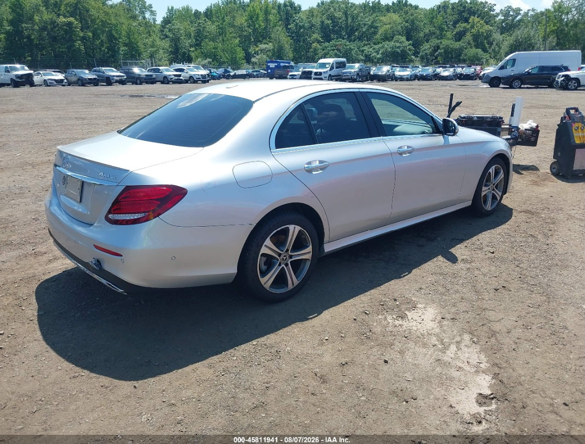 MERCEDES-BENZ E 300 4MATIC AMG LINE 2017