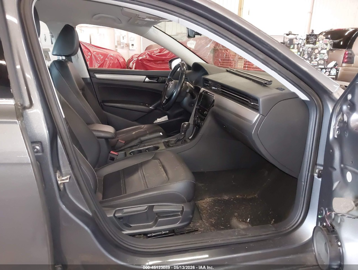 VOLKSWAGEN PASSAT SE 2020