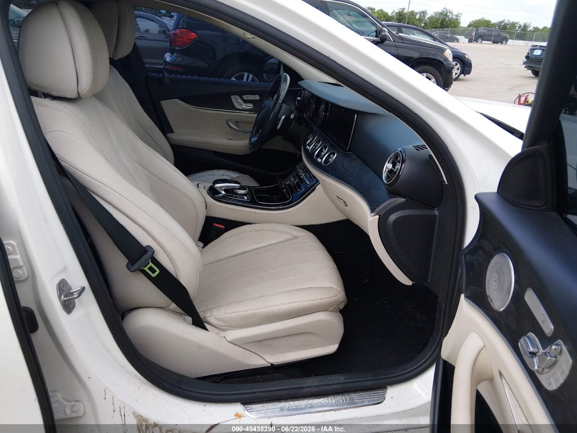 MERCEDES-BENZ E 300 4MATIC 2016