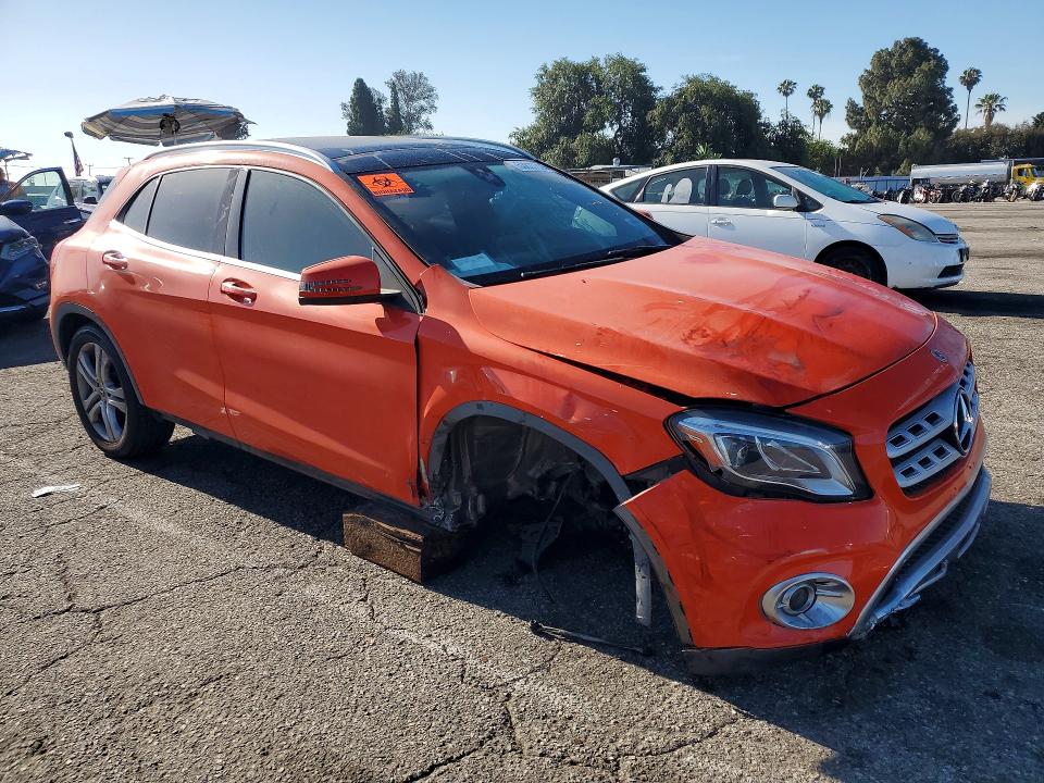 MERCEDES-BENZ GLA 250 2020