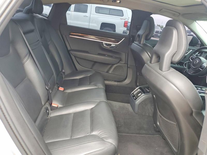 VOLVO S90 T6 MOMENTUM 2017