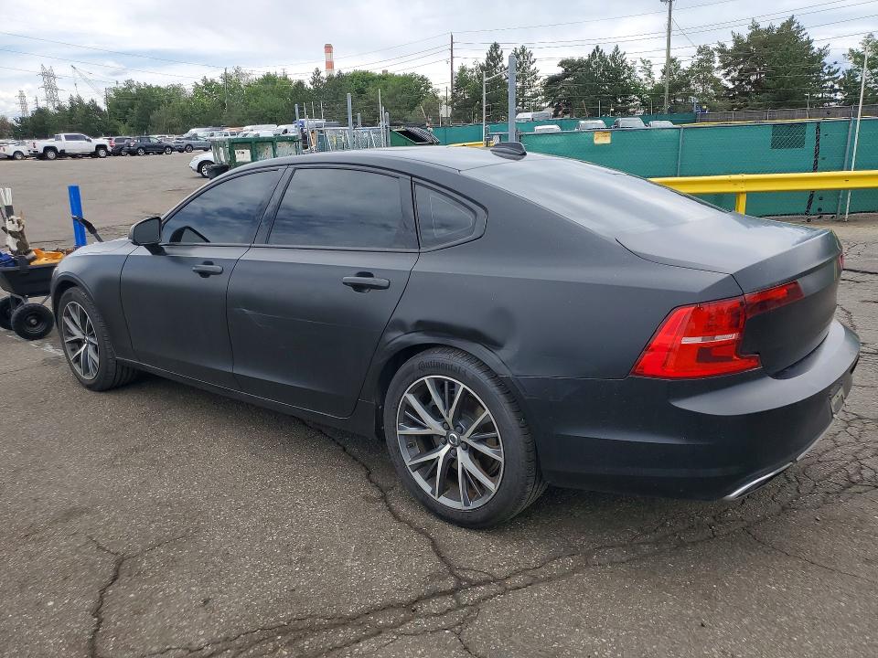VOLVO S90 T6 MOMENTUM 2017