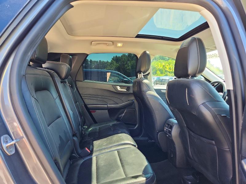 FORD ESCAPE TITANIUM 2022