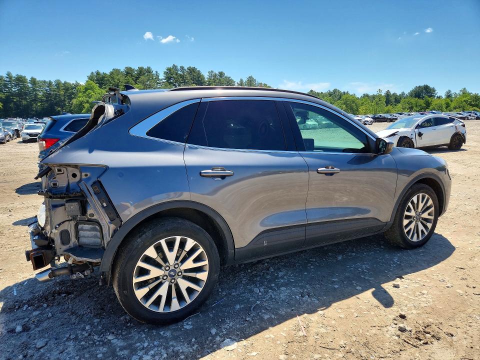 FORD ESCAPE TITANIUM 2022