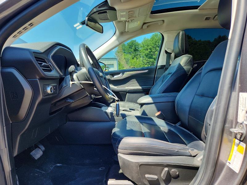 FORD ESCAPE TITANIUM 2022