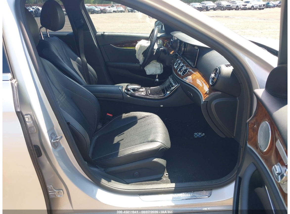 MERCEDES-BENZ E 300 4MATIC AMG LINE 2017