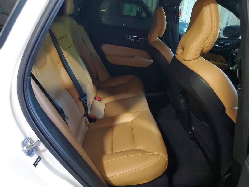 VOLVO XC60 T6 MOMENTUM 2019