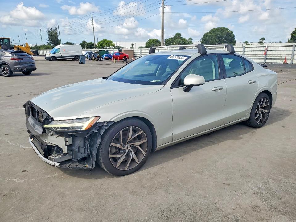VOLVO S60 T6 MOMENTUM 2019