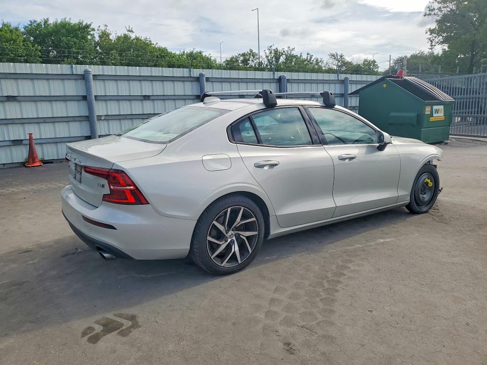 VOLVO S60 T6 MOMENTUM 2019