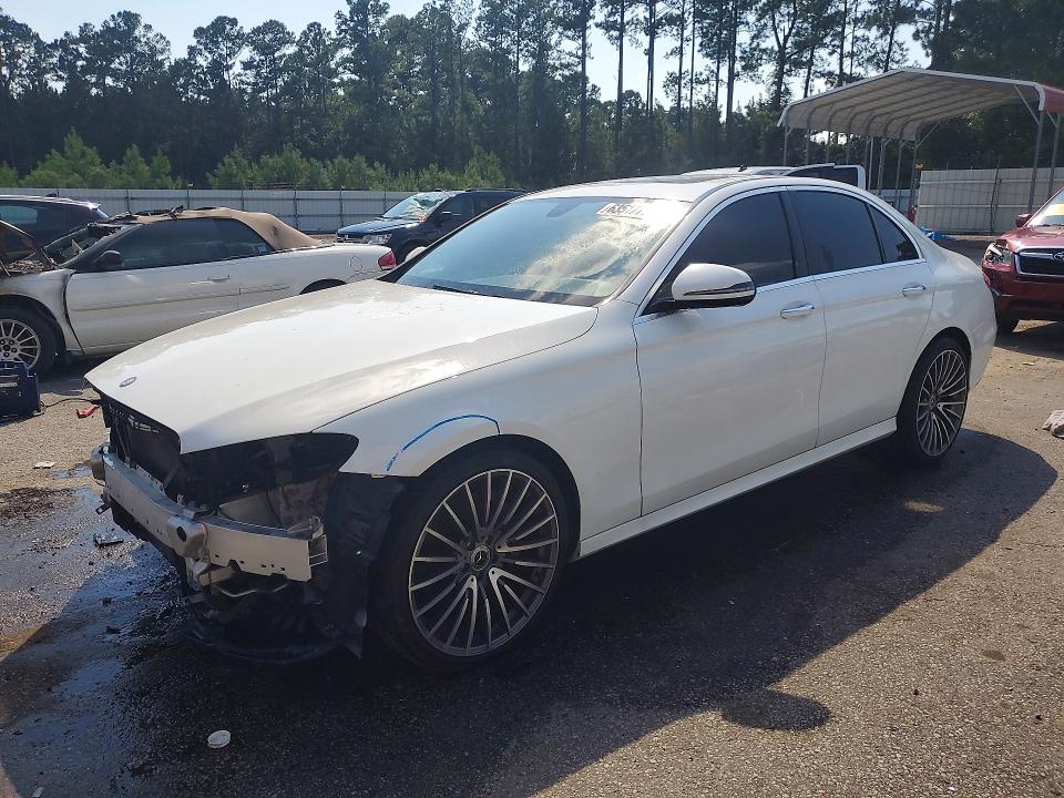 MERCEDES-BENZ E 300 2016
