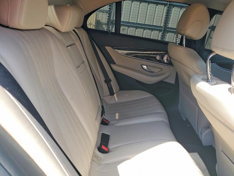 MERCEDES-BENZ E 300 2016