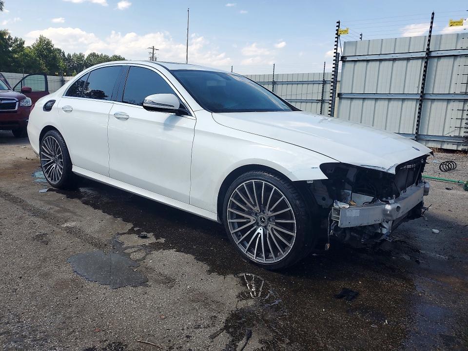 MERCEDES-BENZ E 300 2016