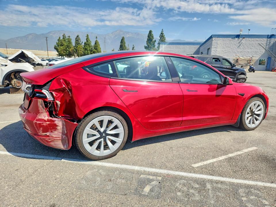 TESLA MODEL 3 2021