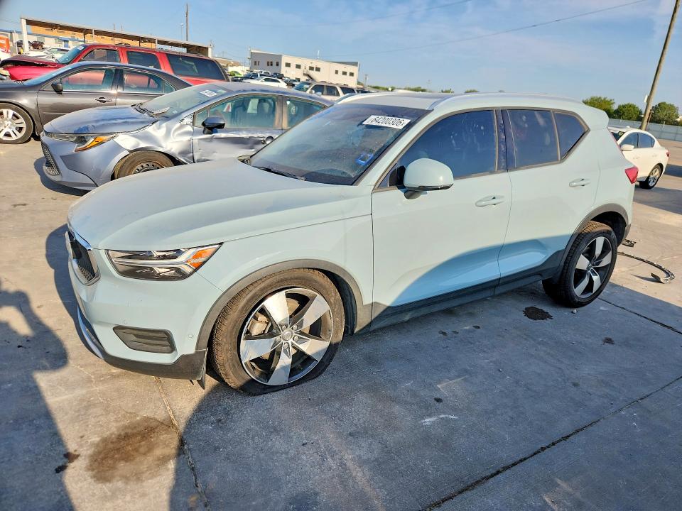 VOLVO XC40 T5 MOMENTUM 2018