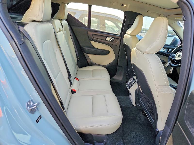 VOLVO XC40 T5 MOMENTUM 2018