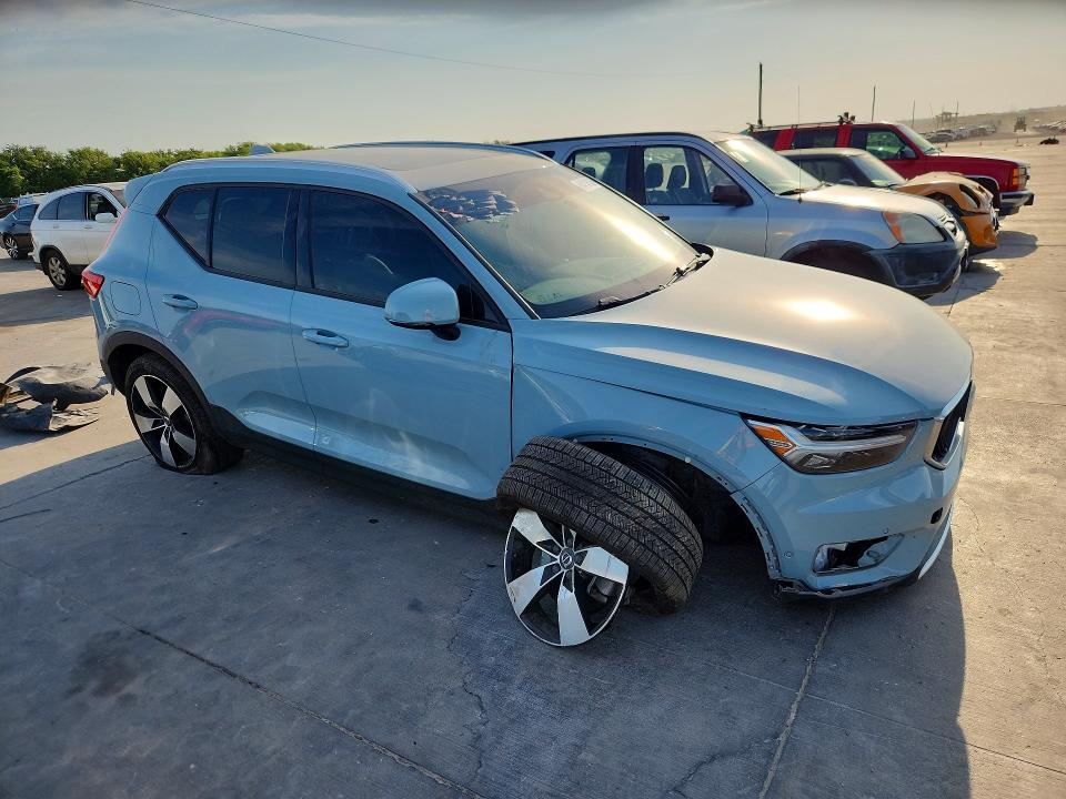 VOLVO XC40 T5 MOMENTUM 2018