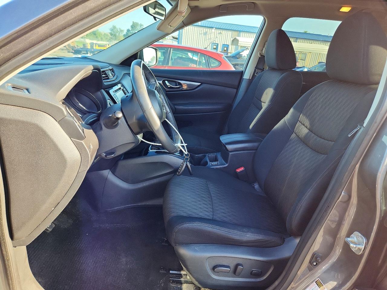 NISSAN ROGUE SV 2017