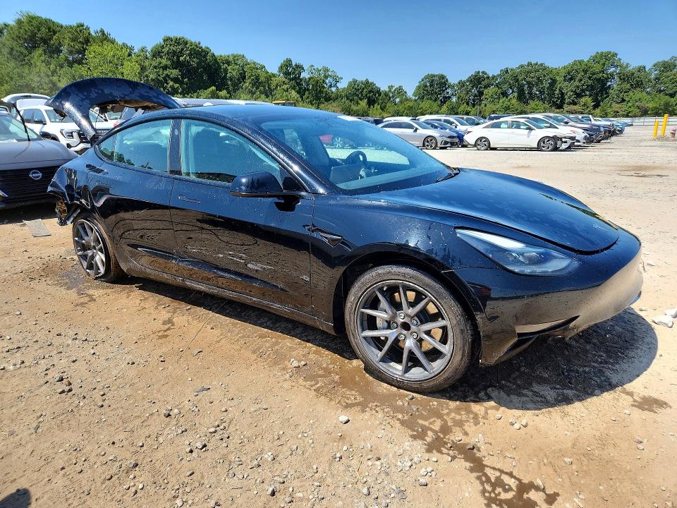 TESLA MODEL 3 2022