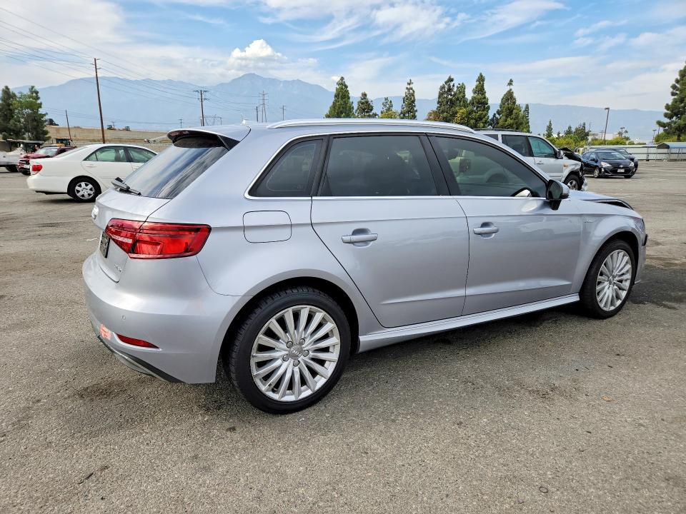 AUDI A3 E-TRON PREMIUM PLUS 2016