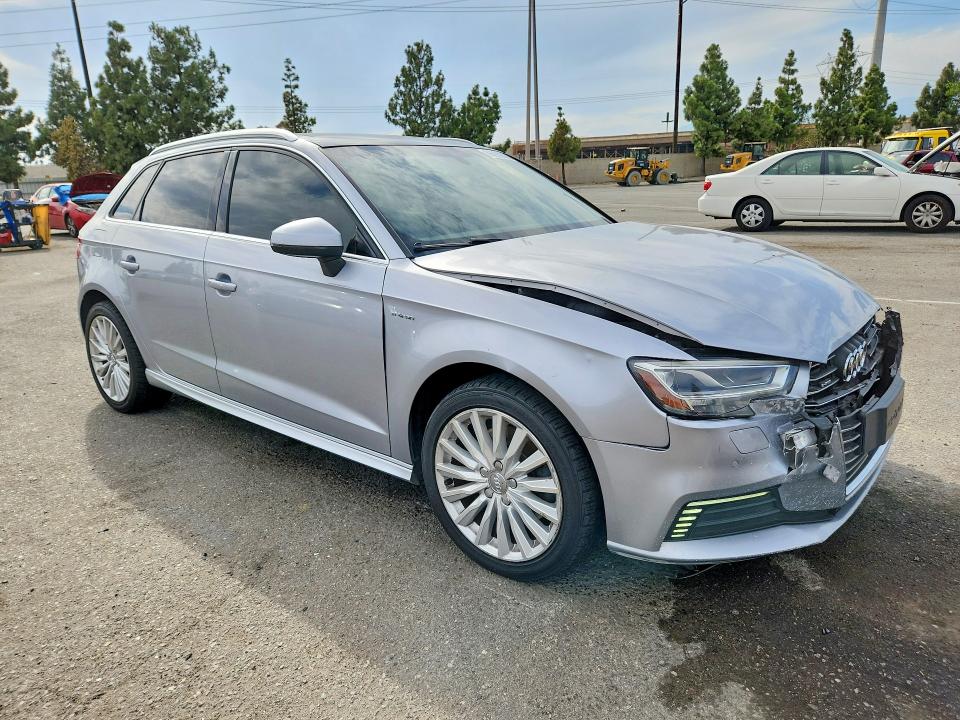 AUDI A3 E-TRON PREMIUM PLUS 2016