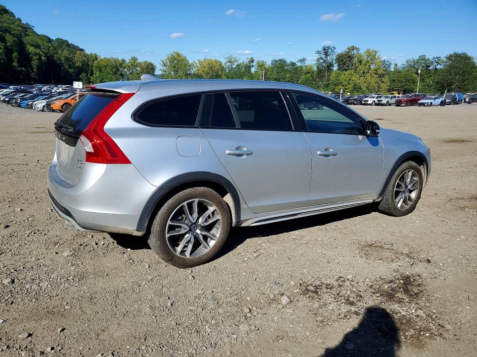 VOLVO V60 CROSS COUNTRY PREMIER 2017