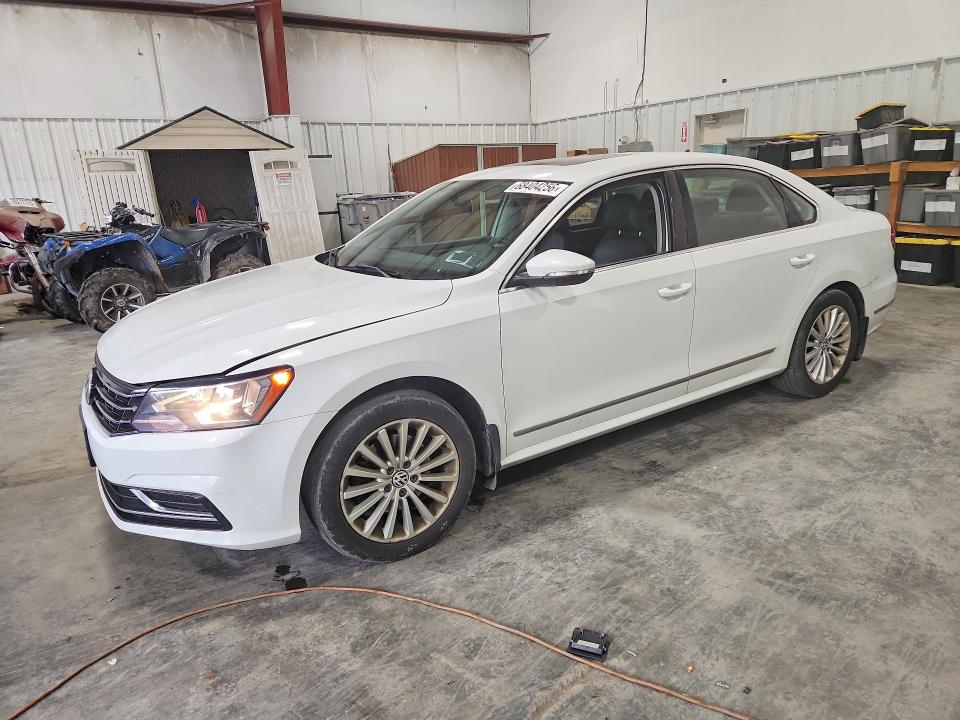 VOLKSWAGEN PASSAT SE 2015