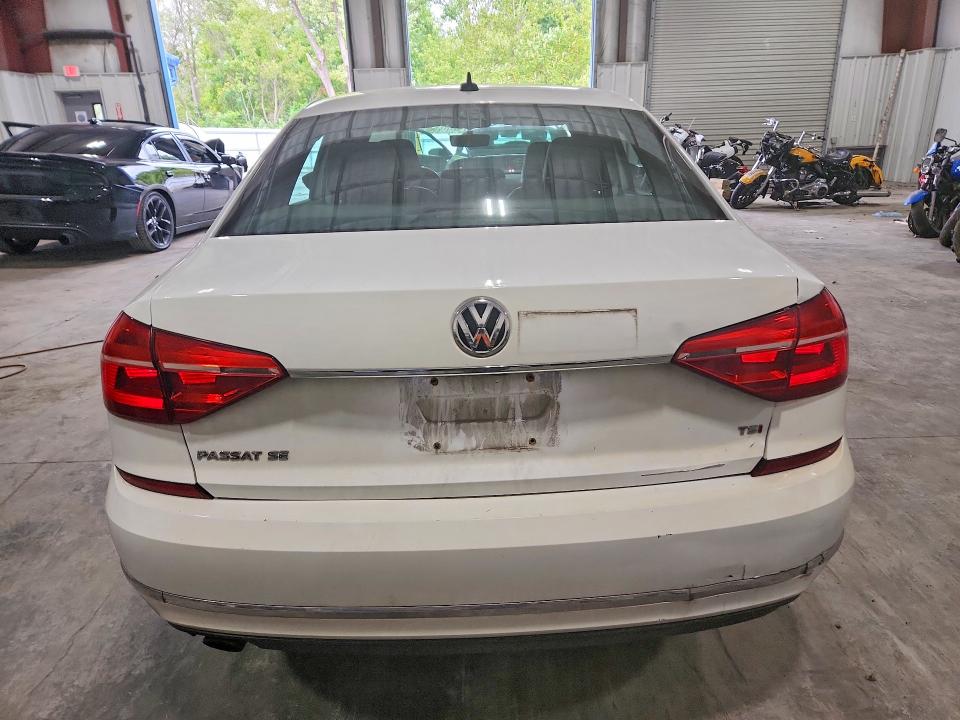 VOLKSWAGEN PASSAT SE 2015