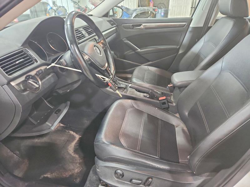 VOLKSWAGEN PASSAT SE 2015