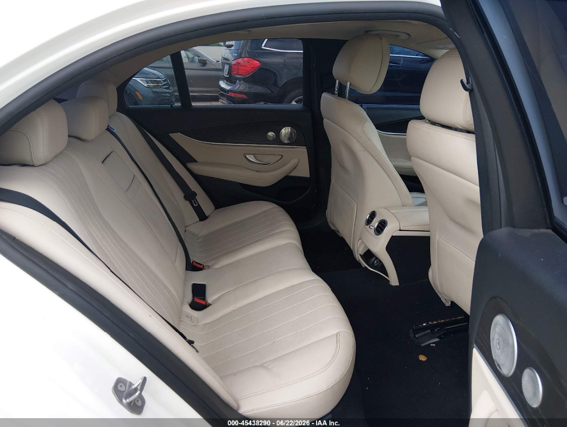 MERCEDES-BENZ E 300 4MATIC 2016