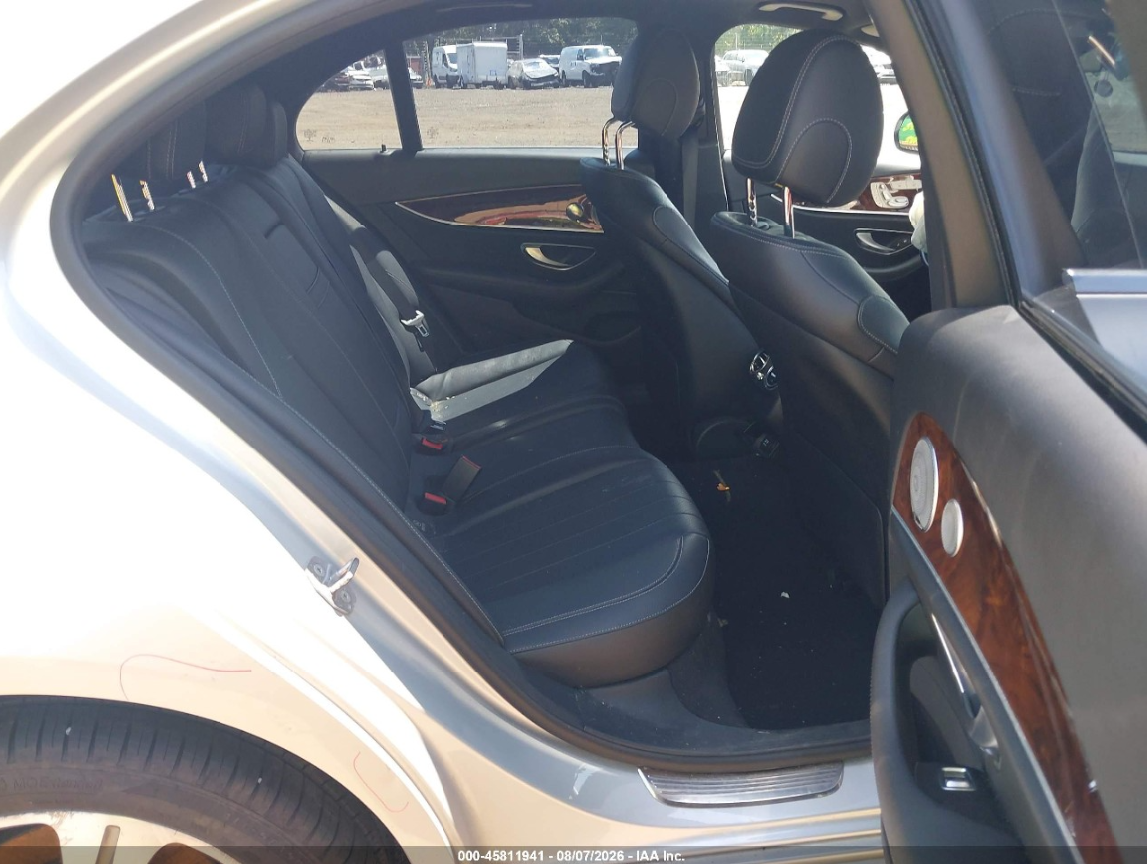 MERCEDES-BENZ E 300 4MATIC AMG LINE 2017