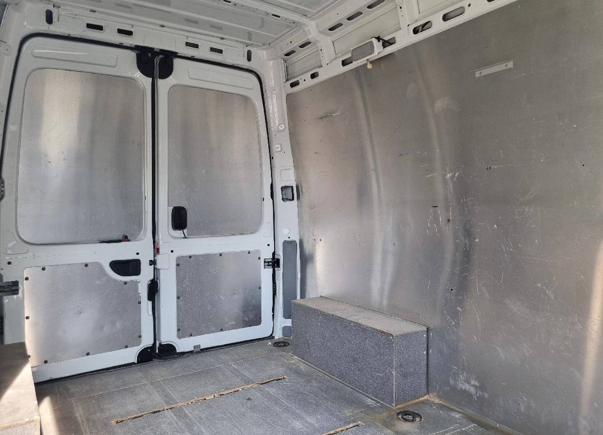 MAXUS EV80 2021
