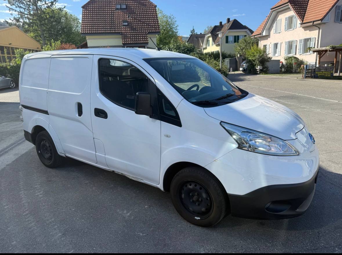 NISSAN e-NV200 2015