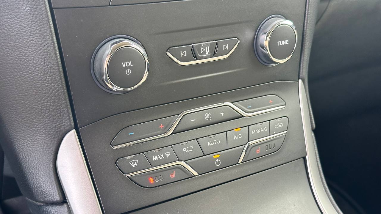 FORD EDGE SEL 2018