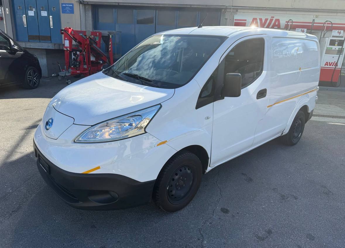 NISSAN e-NV200 2015