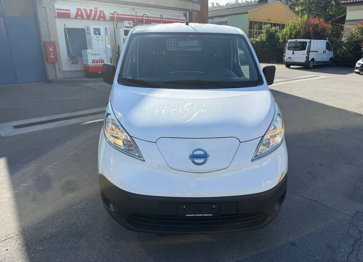 NISSAN e-NV200 2015