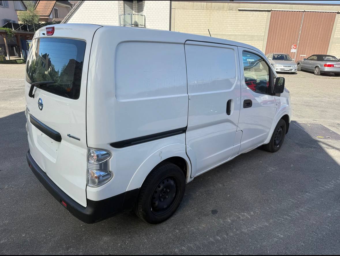 NISSAN e-NV200 2015