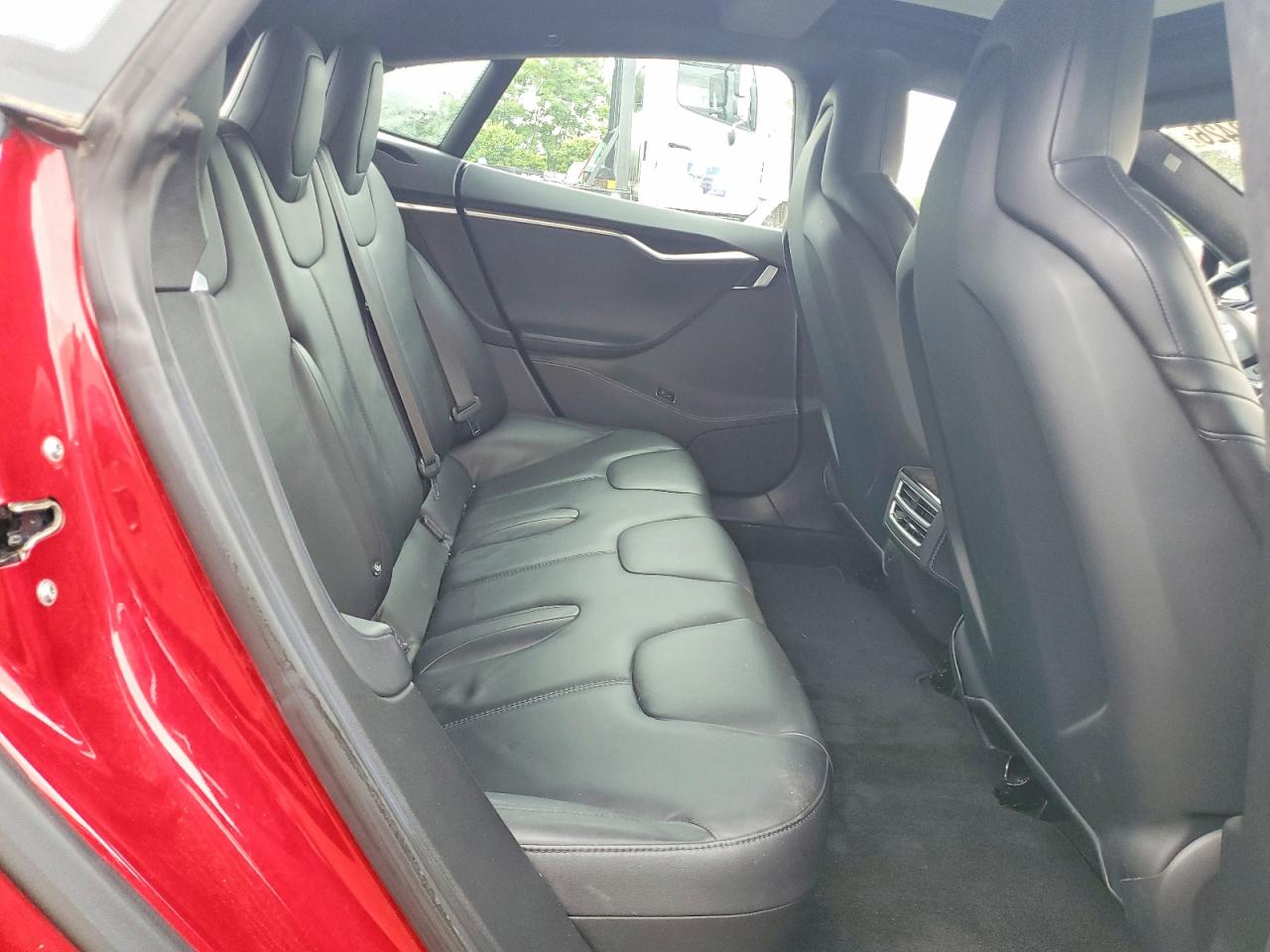 TESLA MODEL S 2015