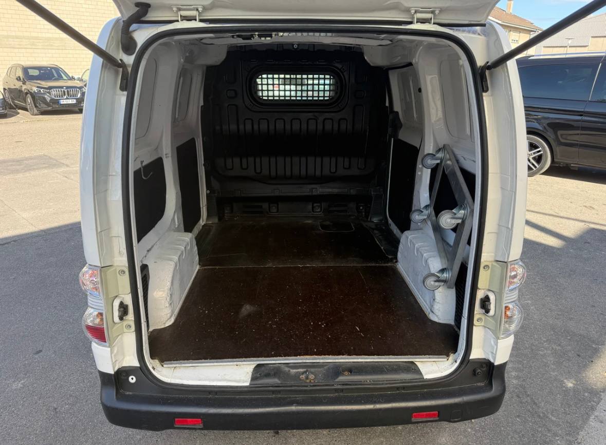 NISSAN e-NV200 2015