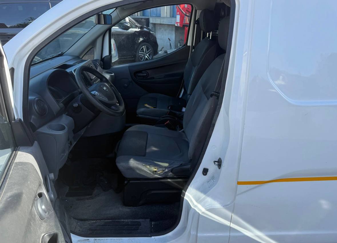 NISSAN e-NV200 2015