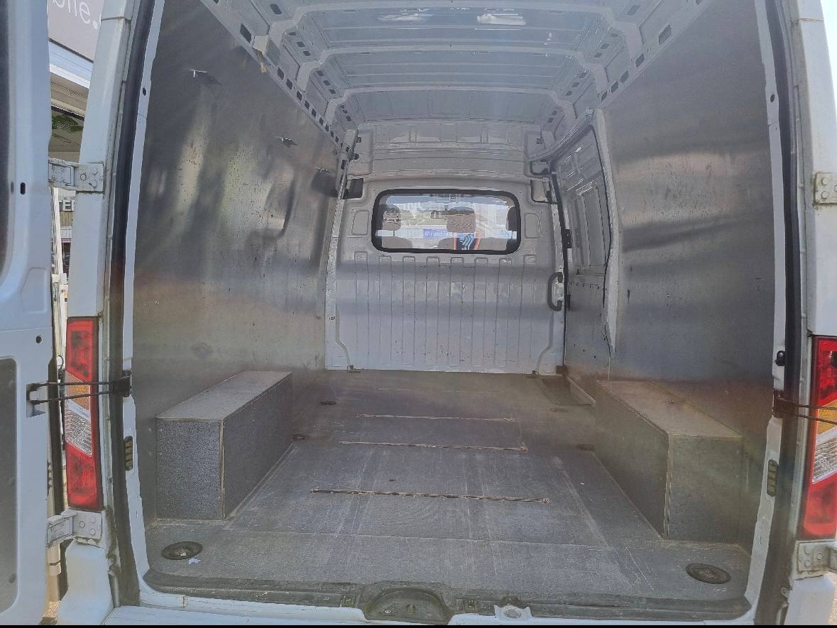 MAXUS EV80 2021