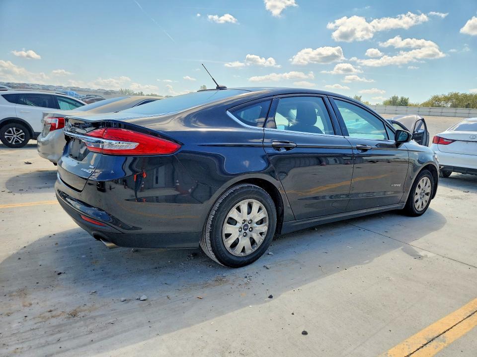 FORD FUSION SE HYBRID 2016