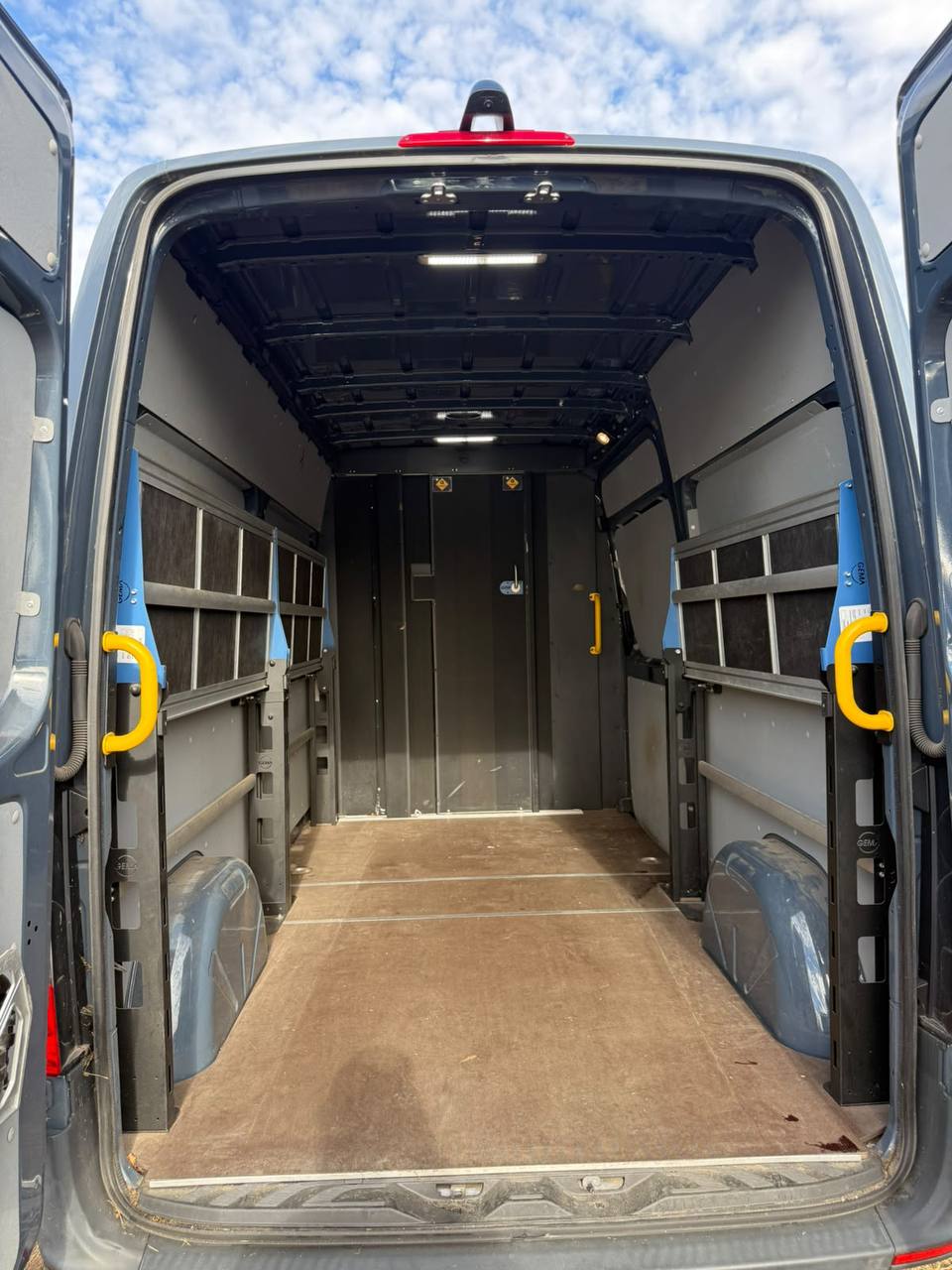Mercedes-Benz eSprinter 2021